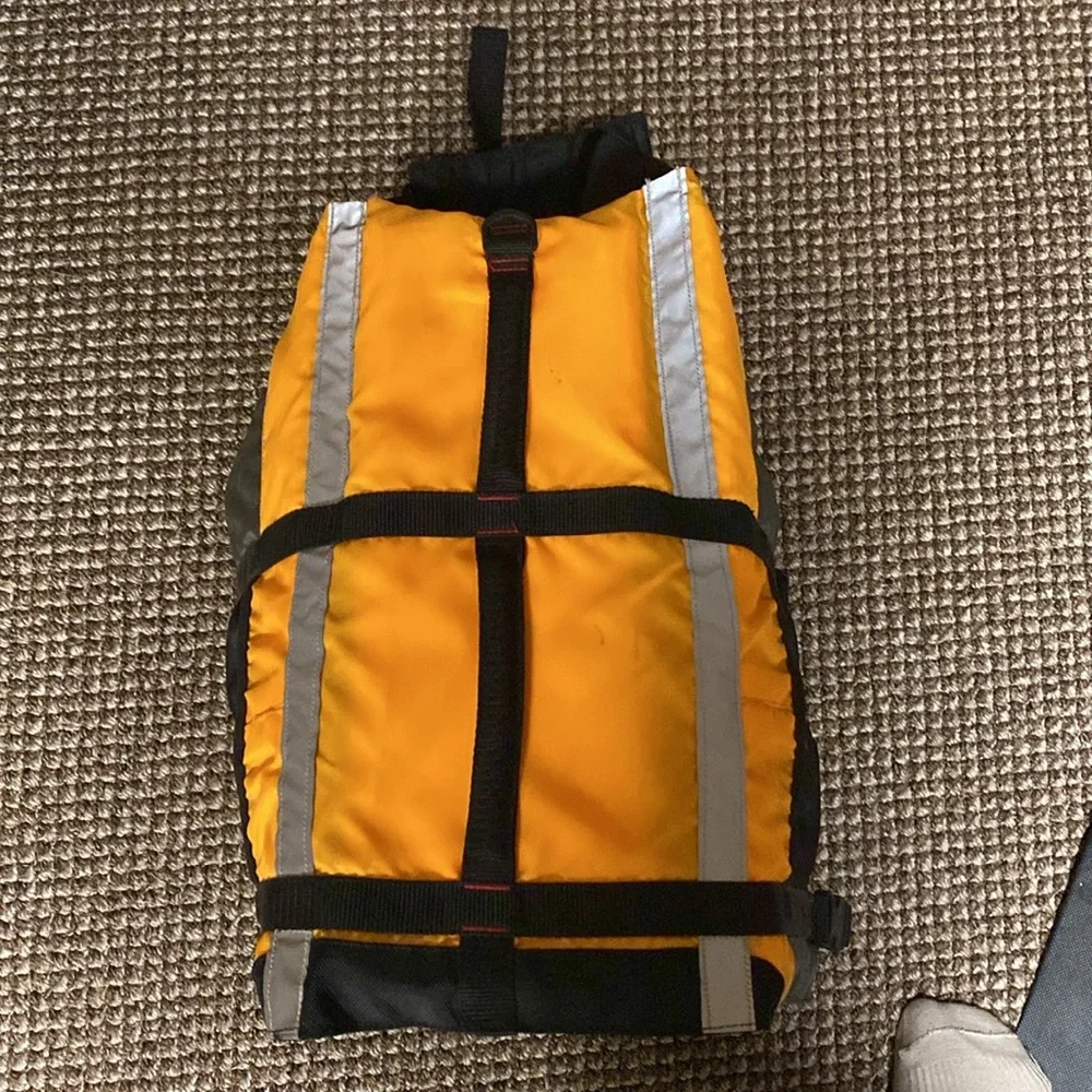 Cabela’s advanced dog floatation vest extra large dog-mango